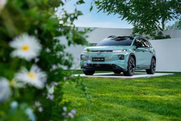 前宾利设计师亲自操刀，给普通人造了辆“耐看”的车